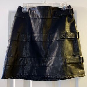 LF LEATHER BUCKLE SKIRT